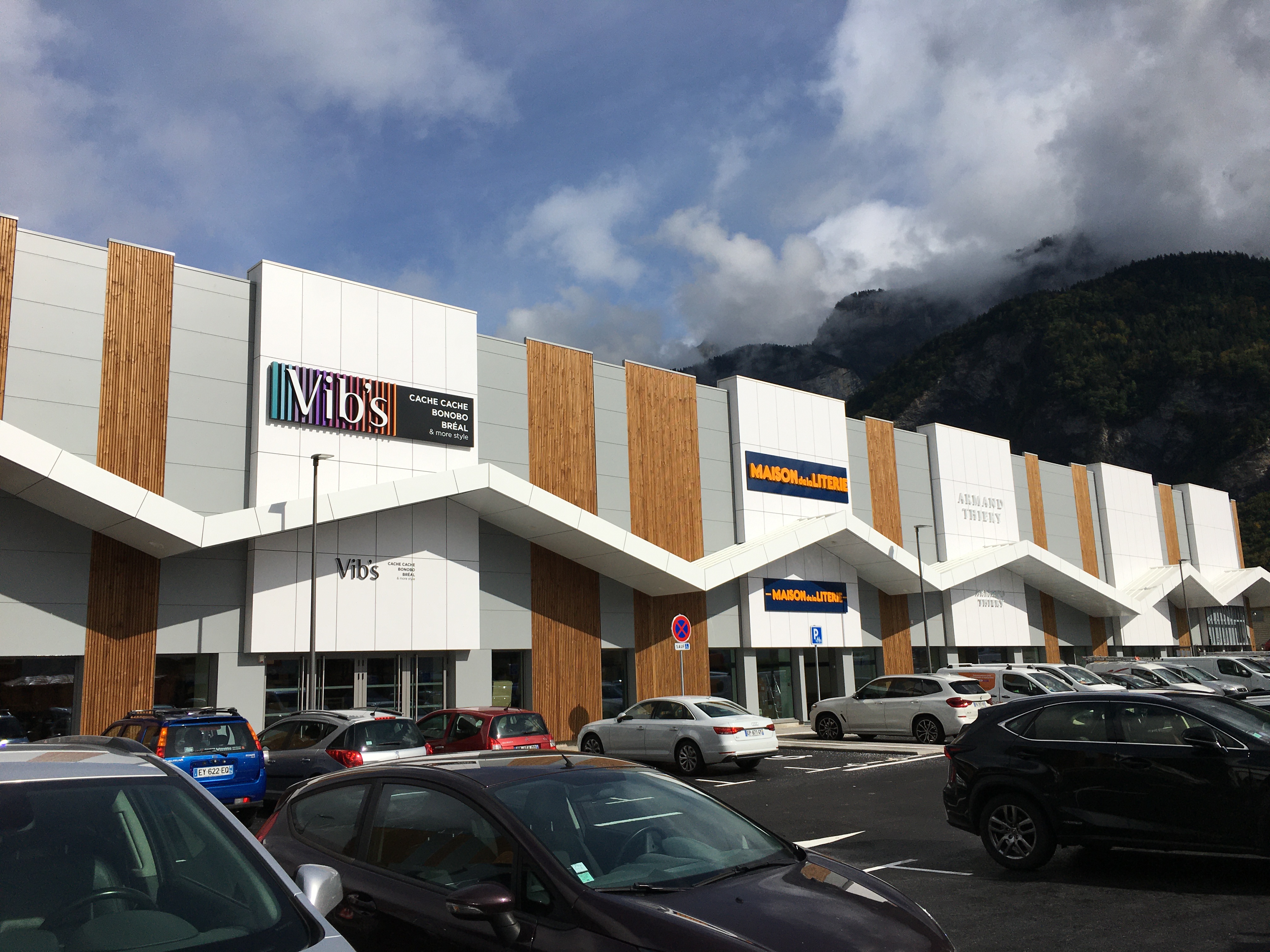 Sallanches l'ouverture de l'Ile Roche inquiète les commerçants du